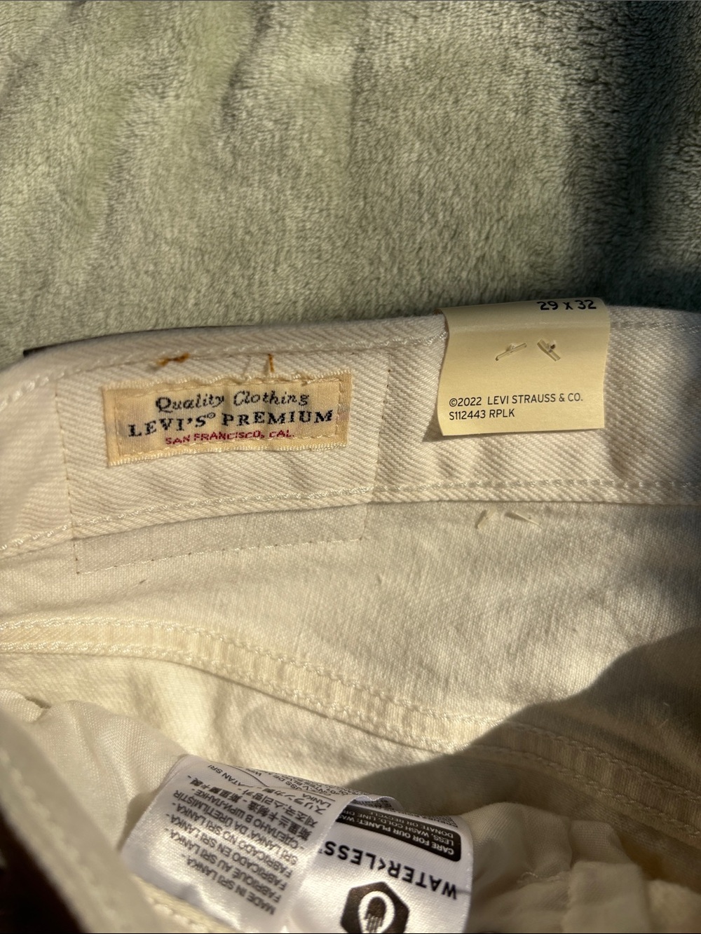 Levi's 501 Original White Jeans - Picture 5 of 8